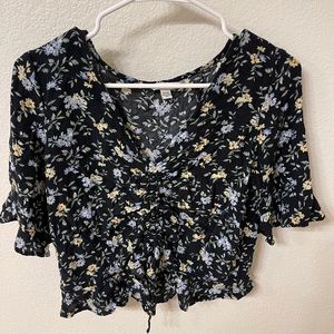 American Eagle Medium Crop Top.